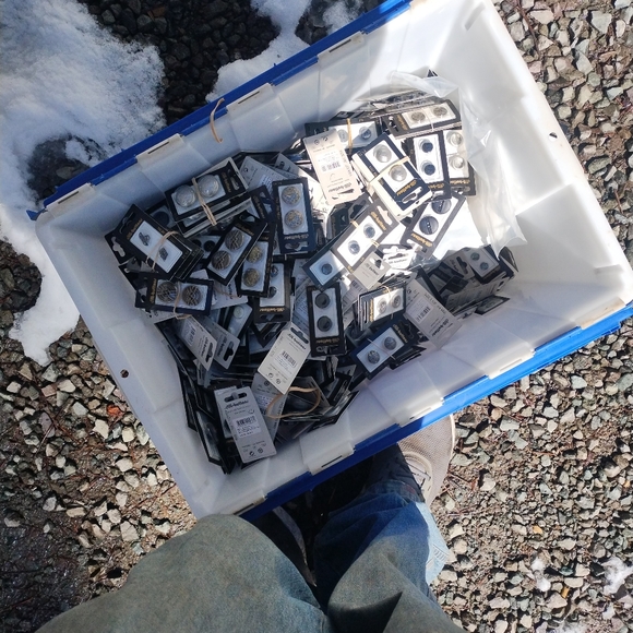 Dill buttons. 3 totes full. Selling by the grocery bag. Random buttons 25$ - Picture 4 of 6